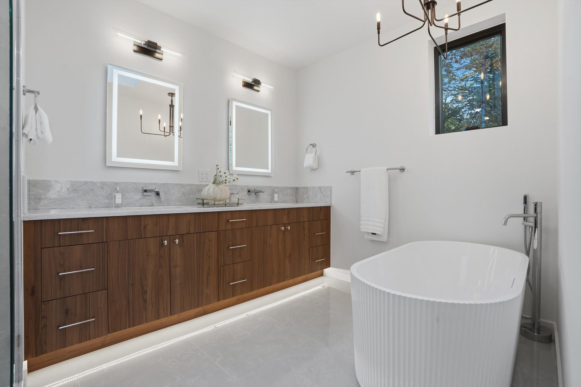 Bath Off Primary